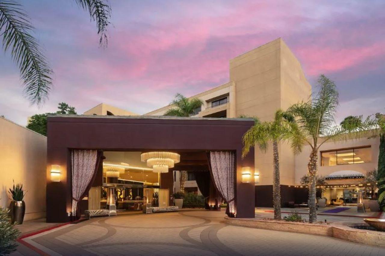 Avenue Of The Arts Costa Mesa, A Tribute Portfolio Hotel Экстерьер фото