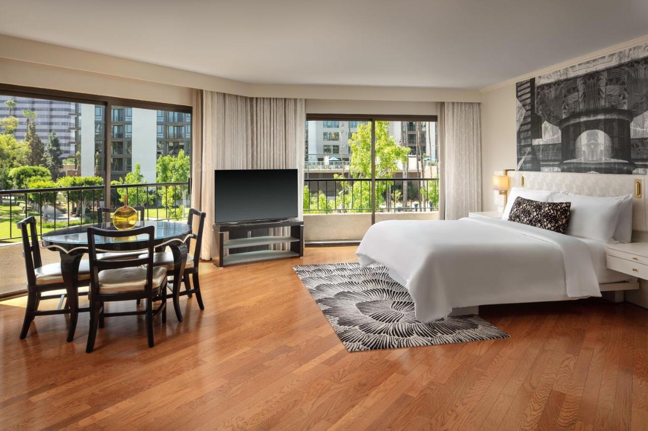 Avenue Of The Arts Costa Mesa, A Tribute Portfolio Hotel Экстерьер фото