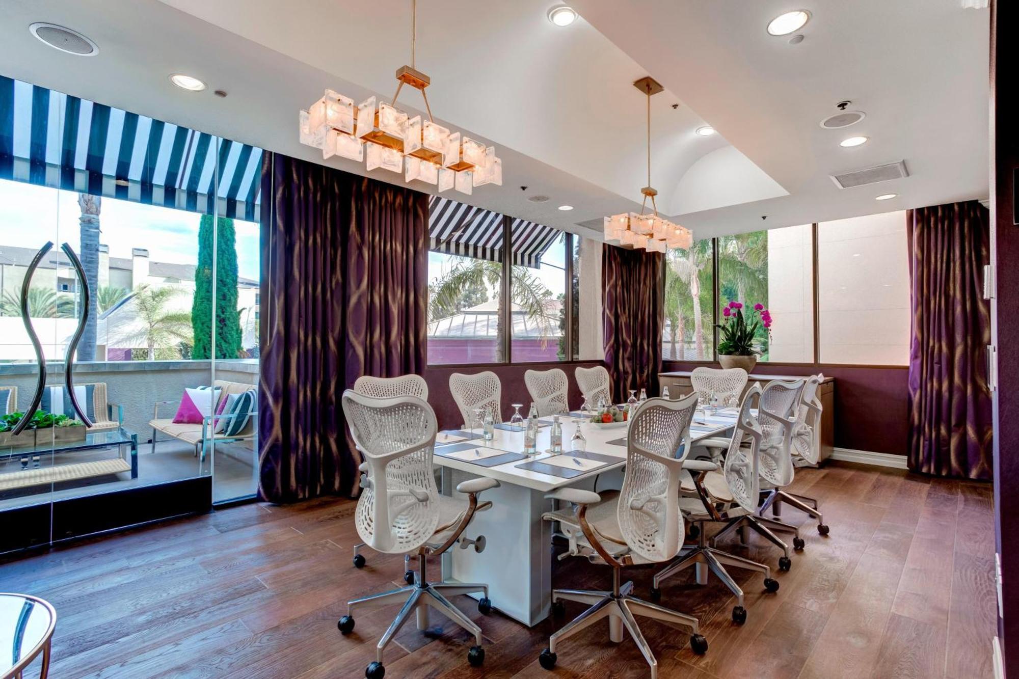 Avenue Of The Arts Costa Mesa, A Tribute Portfolio Hotel Экстерьер фото