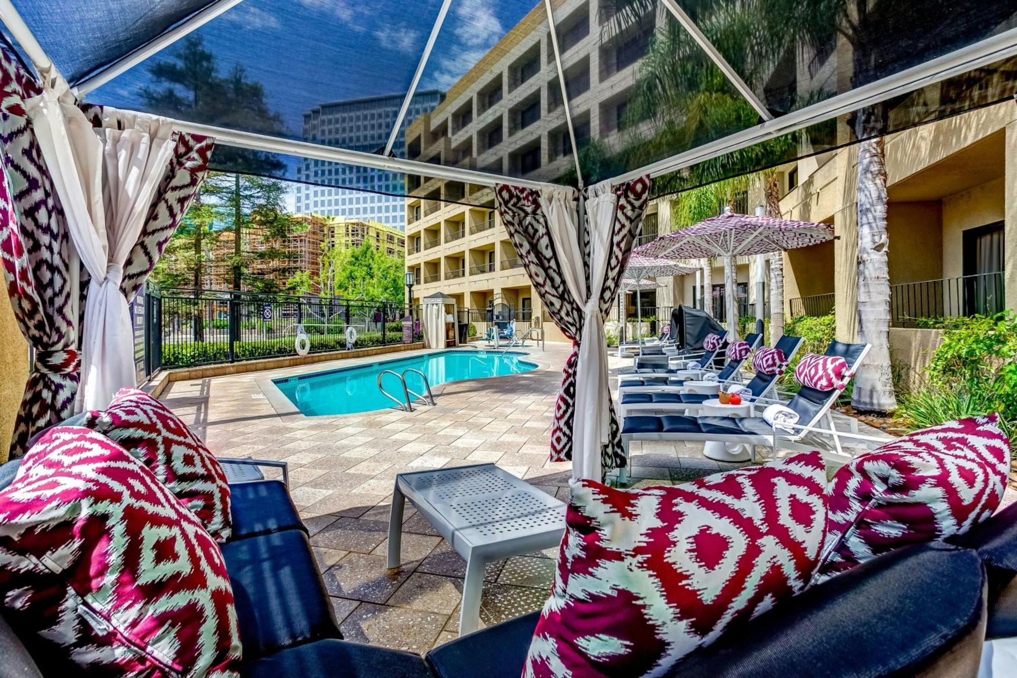 Avenue Of The Arts Costa Mesa, A Tribute Portfolio Hotel Экстерьер фото